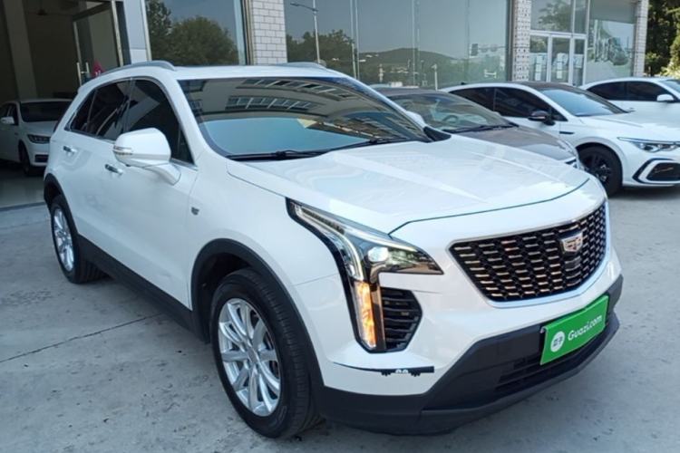 Used Cadillac XT4 2020 Revised Version 28T Two-Wheel Drive Tech Edition Front Right 45 Deg