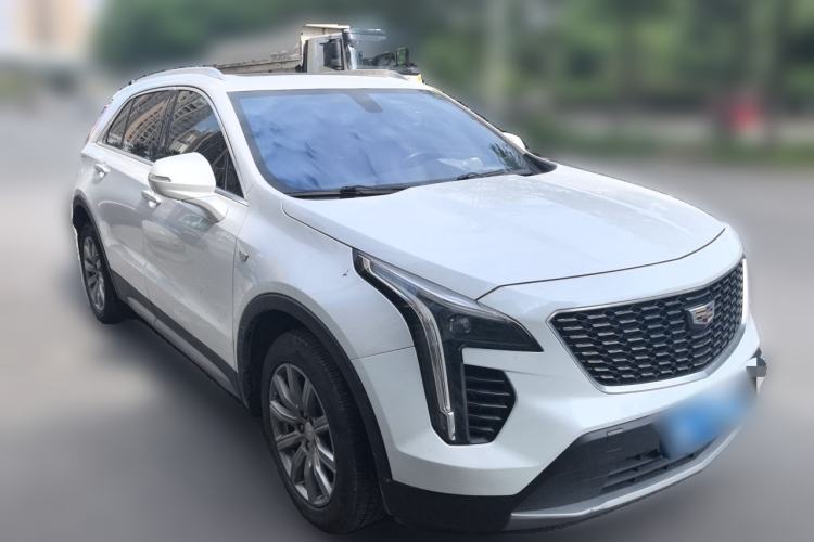 Used Cadillac XT4 2020 28T Two-Wheel-Drive Leading Version Front Right 45 Deg