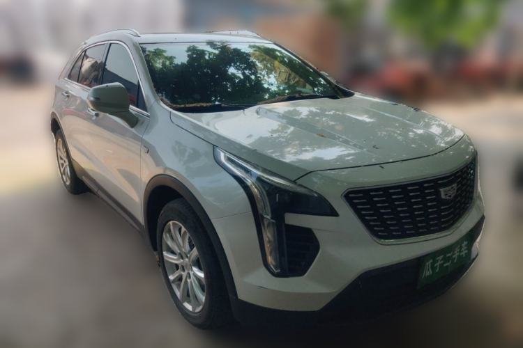 Used Cadillac XT4 2020 Revised Version 28T Two-Wheel Drive Tech Edition Front Right 45 Deg