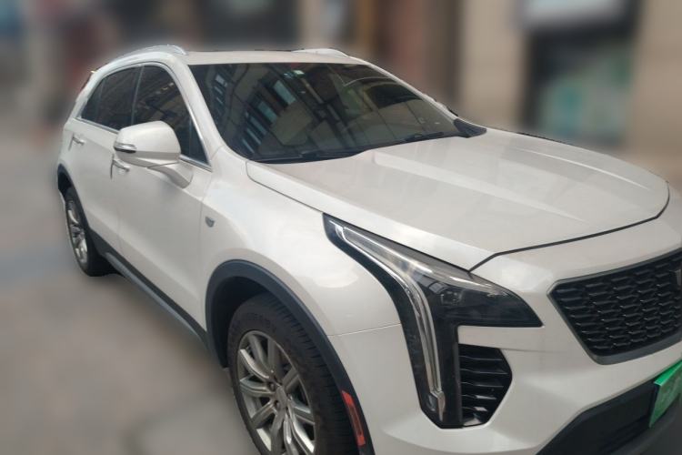 Used Cadillac XT4 2020 Revised Version 28T Two-Wheel Drive Leading Edition Front Right 45 Deg