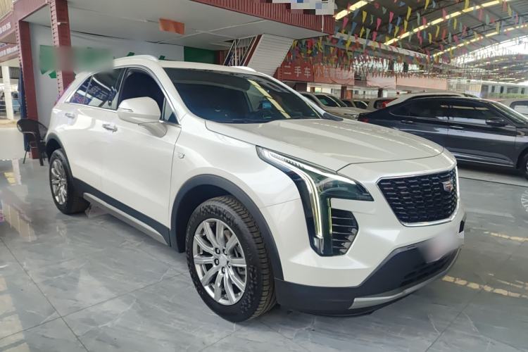 Used Cadillac XT4 2020 Revised Version 28T Two-Wheel Drive Leading Edition Front Right 45 Deg
