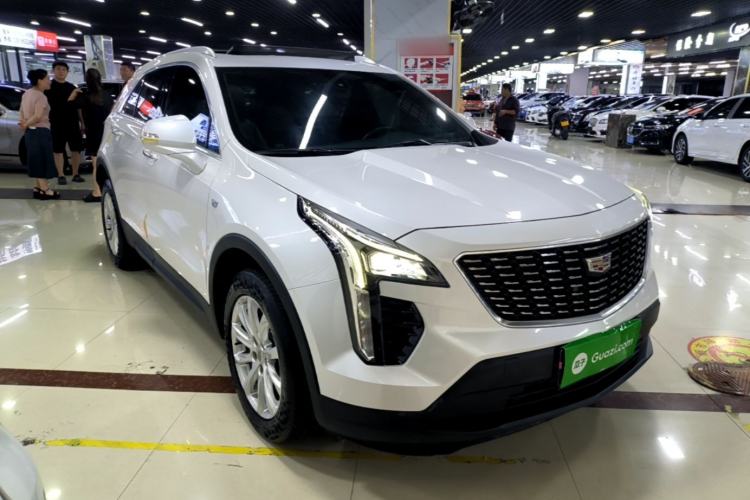 Used Cadillac XT4 2020 Revised Version 28T Two-Wheel Drive Tech Edition Front Right 45 Deg