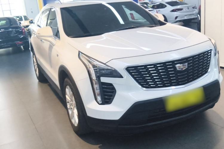 Used Cadillac XT4 2020 Revised Version 28T Two-Wheel Drive Tech Edition Front Right 45 Deg