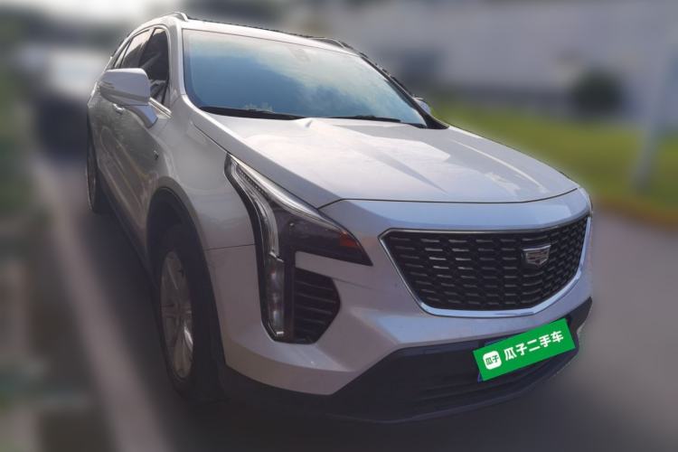 Used Cadillac XT4 2020 Revised Version 28T Two-Wheel Drive Tech Edition Front Right 45 Deg