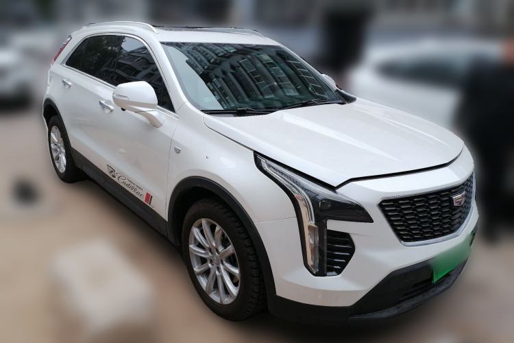 Used Cadillac XT4 2020 Revised Version 28T Two-Wheel Drive Tech Edition Front Right 45 Deg