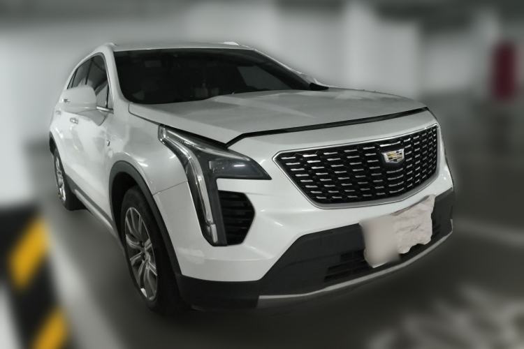Used Cadillac XT4 2020 Revised Version 28T Two-Wheel Drive Luxury Edition Front Right 45 Deg