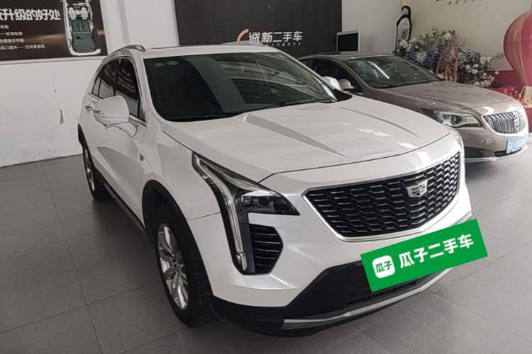 Used Cadillac XT4 2020 28T Two-Wheel-Drive Leading Version Front Right 45 Deg