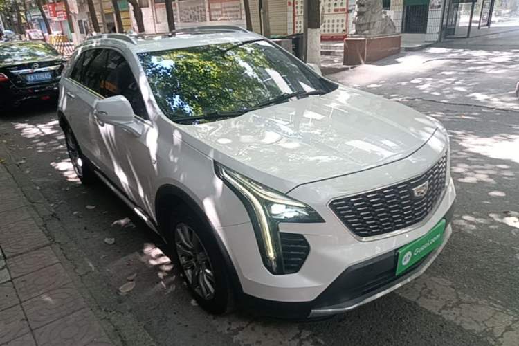 Used Cadillac XT4 2020 Revised Version 28T Two-Wheel Drive Leading Edition Front Right 45 Deg