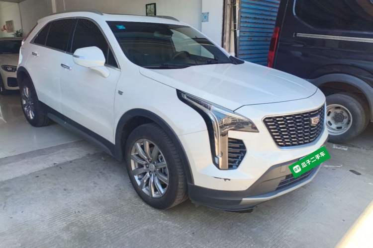 Used Cadillac XT4 2020 Revised Version 28T Two-Wheel Drive Luxury Edition Front Right 45 Deg