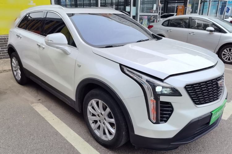 Used Cadillac XT4 2020 Revised Version 28T Two-Wheel Drive Tech Edition Front Right 45 Deg