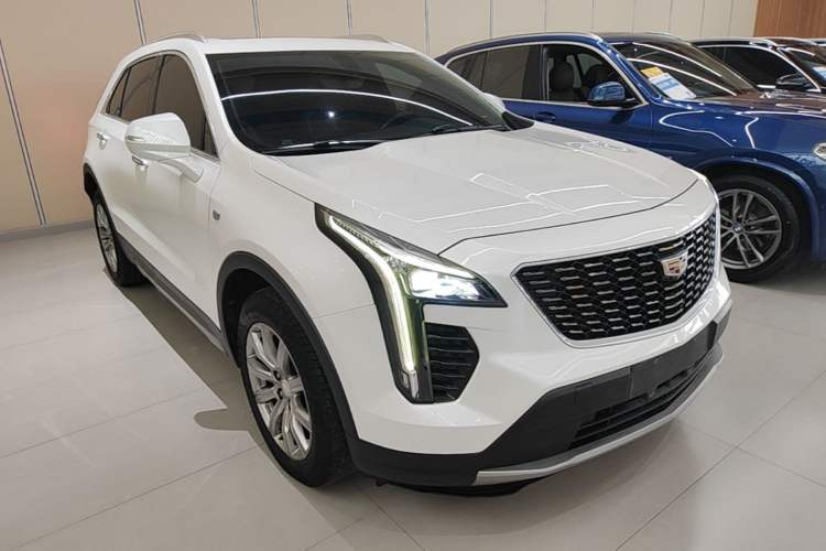 Used Cadillac XT4 2020 28T Two-Wheel-Drive Leading Version Front Right 45 Deg