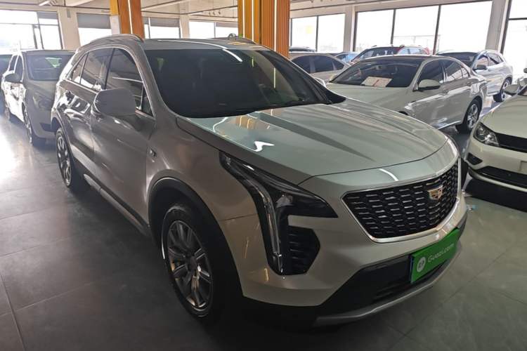 Used Cadillac XT4 2020 Revised Version 28T Two-Wheel Drive Leading Edition Front Right 45 Deg