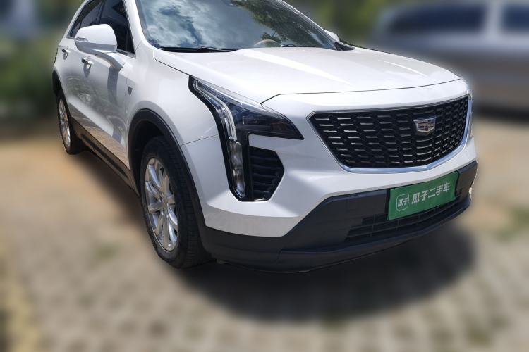 Used Cadillac XT4 2020 Revised Version 28T Two-Wheel Drive Tech Edition Front Right 45 Deg