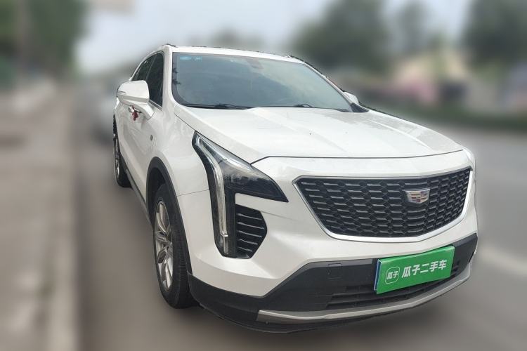 Used Cadillac XT4 2020 28T Two-Wheel-Drive Leading Version Front Right 45 Deg