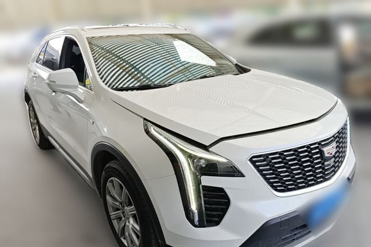 Used Cadillac XT4 2020 Revised Version 28T Two-Wheel Drive Leading Edition Front Right 45 Deg