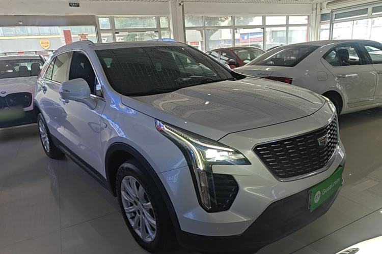 Used Cadillac XT4 2020 Revised Version 28T Two-Wheel Drive Tech Edition Front Right 45 Deg