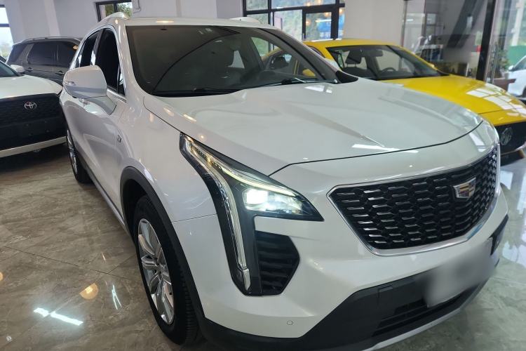 Used Cadillac XT4 2020 28T Two-Wheel-Drive Leading Version Front Right 45 Deg