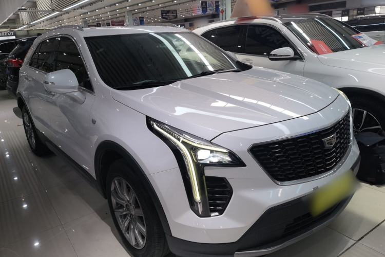 Used Cadillac XT4 2020 28T Two-Wheel-Drive Leading Version Front Right 45 Deg