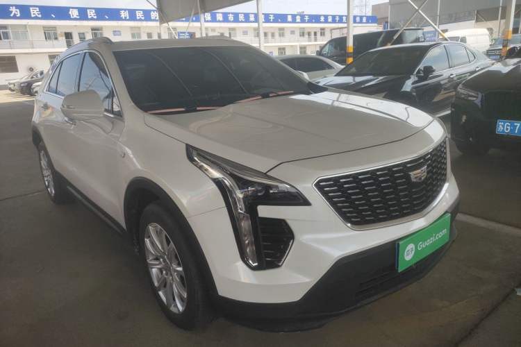 Used Cadillac XT4 2020 28T Two-Wheel Drive Tech Version Front Right 45 Deg