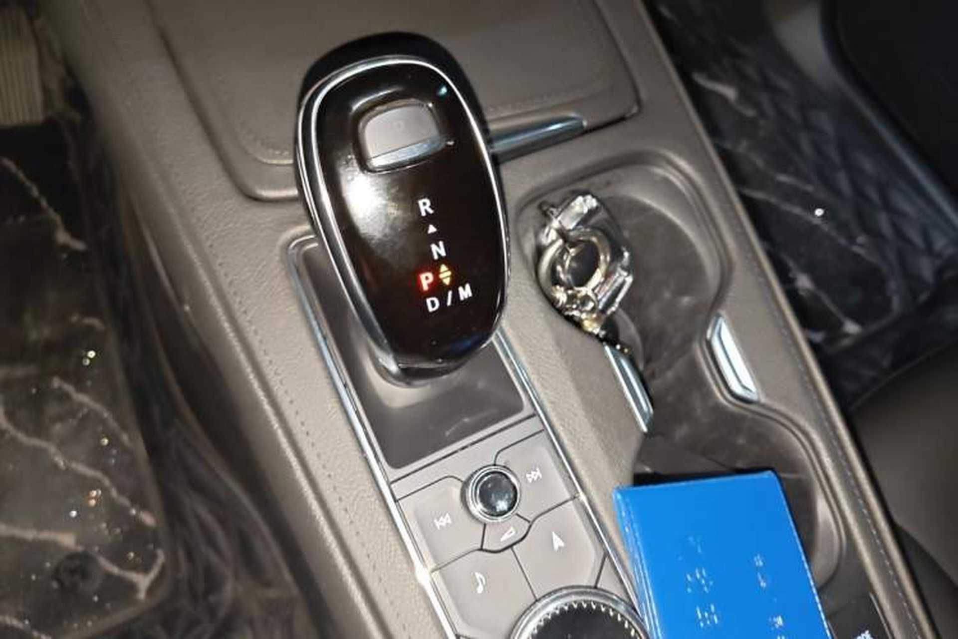 Used Cadillac XT4 2020 Revised Version 28T Two-Wheel Drive Luxury Edition Gear Lever