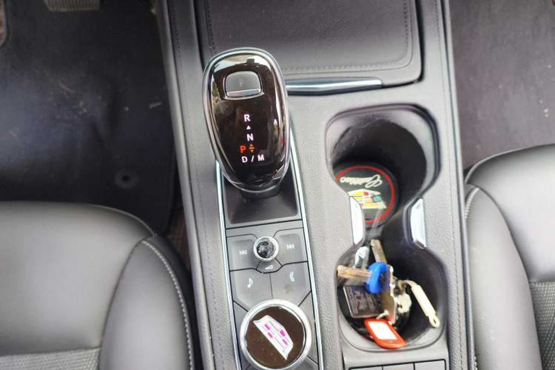 Used Cadillac XT4 2020 Revised Version 28T Two-Wheel Drive Tech Edition Gear Lever