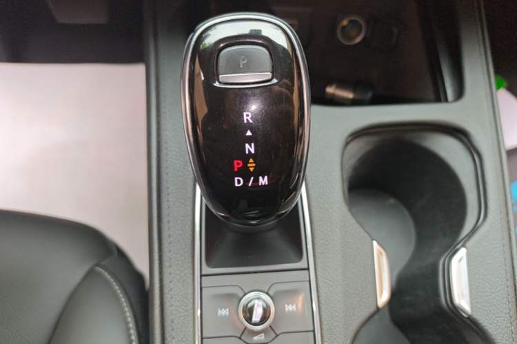 Used Cadillac XT4 2020 Revised Version 28T Two-Wheel Drive Tech Edition Gear Lever