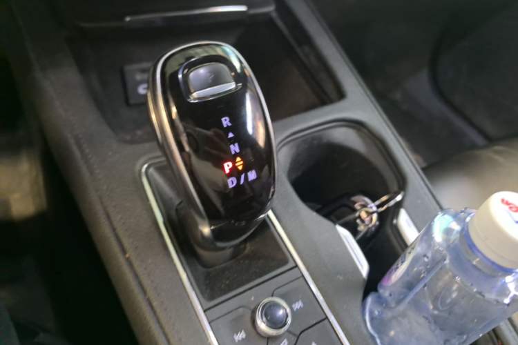Used Cadillac XT4 2020 Revised Version 28T Two-Wheel Drive Leading Edition Gear Lever