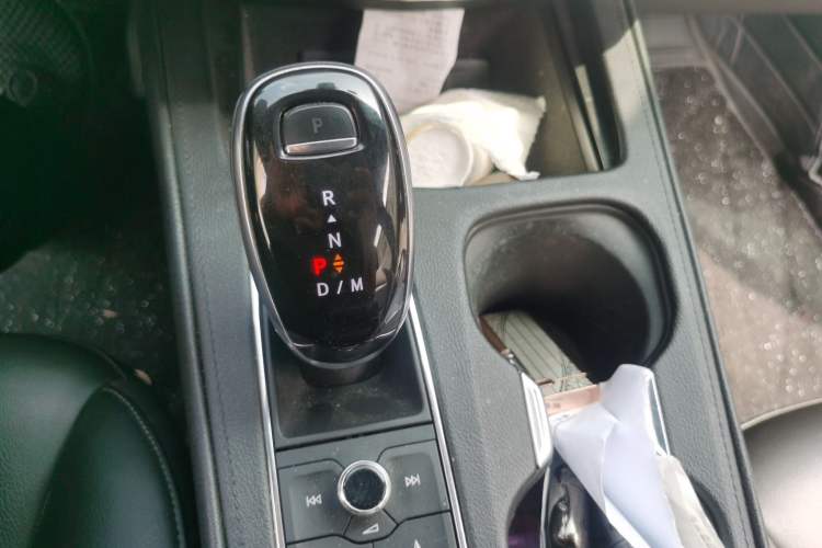 Used Cadillac XT4 2020 28T Two-Wheel-Drive Luxury Version Gear Lever