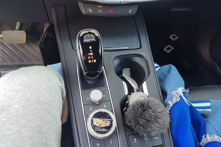 Used Cadillac XT4 2020 Revised Version 28T Two-Wheel Drive Leading Edition Gear Lever