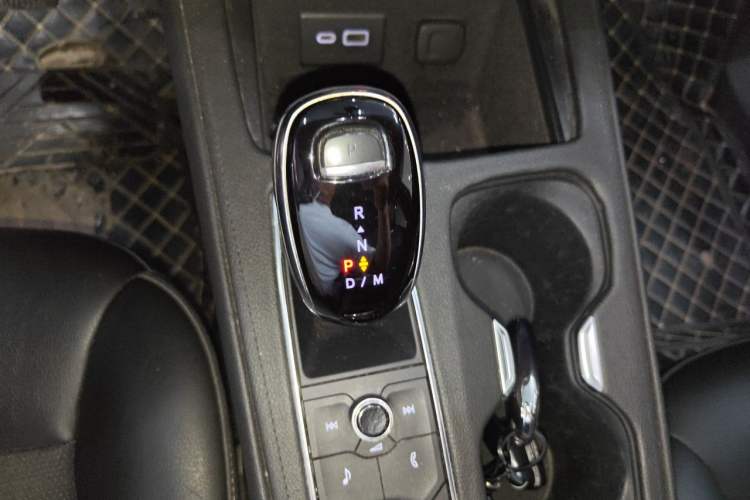 Used Cadillac XT4 2020 Revised Version 28T Two-Wheel Drive Tech Edition Gear Lever