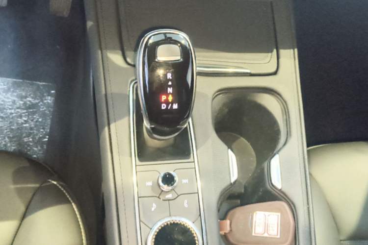 Used Cadillac XT4 2020 Revised Version 28T Two-Wheel Drive Tech Edition Gear Lever