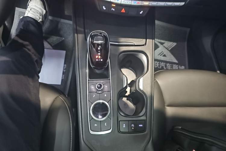 Used Cadillac XT4 2020 Revised Version 28T Two-Wheel Drive Leading Edition Gear Lever