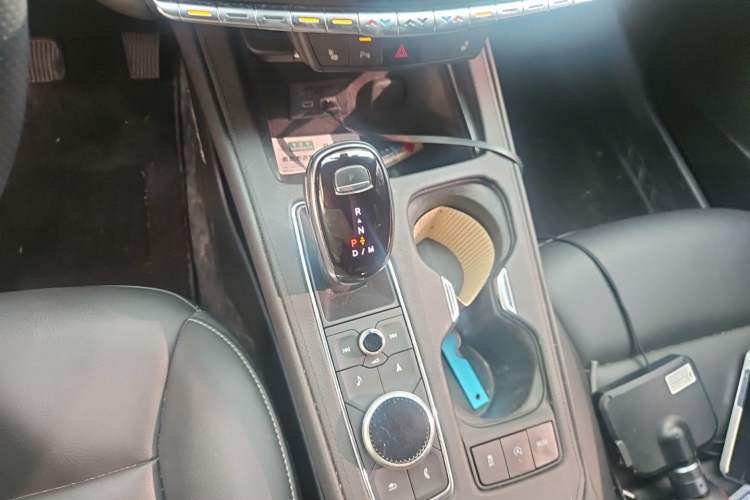 Used Cadillac XT4 2020 Revised Version 28T Two-Wheel Drive Luxury Edition Gear Lever