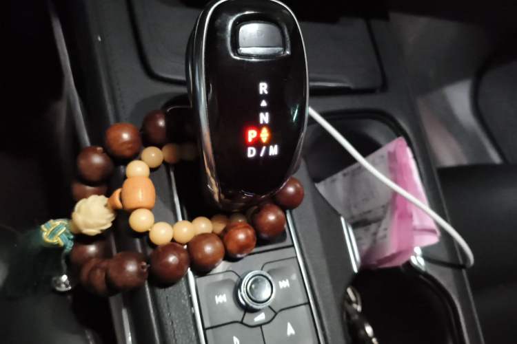 Used Cadillac XT4 2020 Revised Version 28T Two-Wheel Drive Luxury Edition Gear Lever