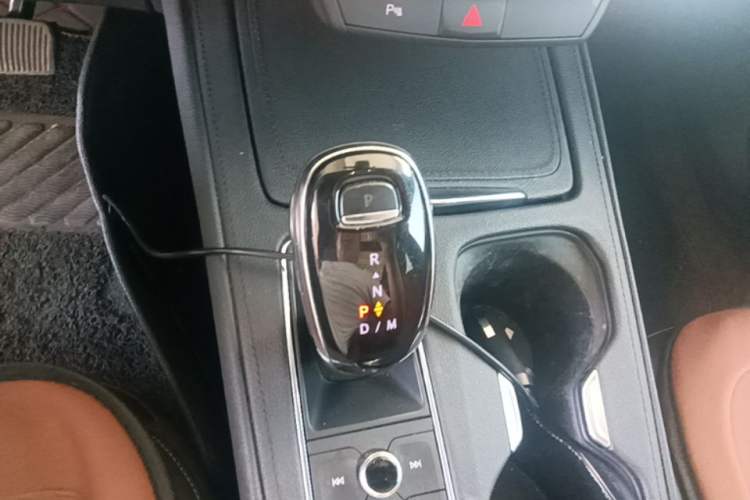 Used Cadillac XT4 2020 Revised Version 28T Two-Wheel Drive Tech Edition Gear Lever