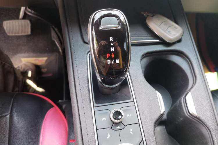 Used Cadillac XT4 2020 Revised Version 28T Two-Wheel Drive Tech Edition Gear Lever