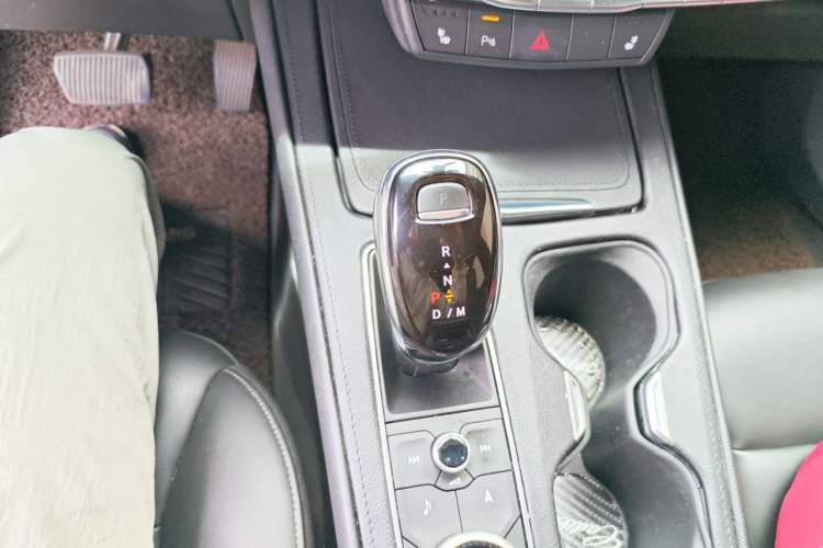 Used Cadillac XT4 2020 28T Two-Wheel-Drive Leading Version Gear Lever