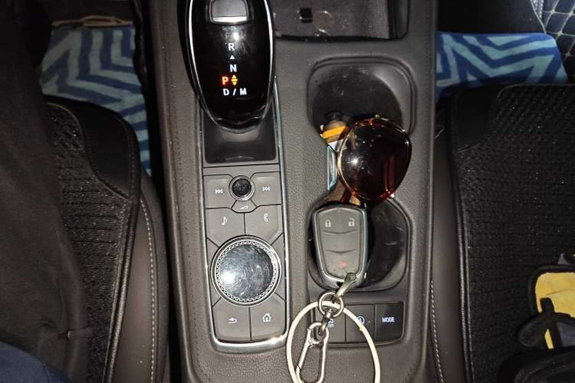 Used Cadillac XT4 2020 Revised Version 28T Two-Wheel Drive Tech Edition Gear Lever