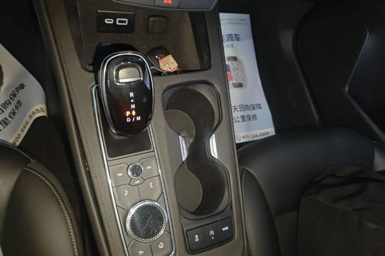 Used Cadillac XT4 2020 Revised Version 28T Two-Wheel Drive Tech Edition Gear Lever