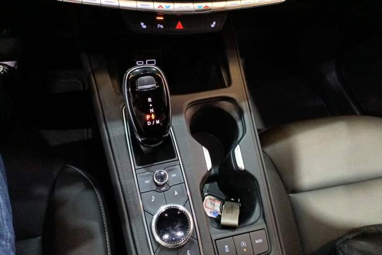 Used Cadillac XT4 2020 Revised Version 28T Two-Wheel Drive Leading Edition Gear Lever
