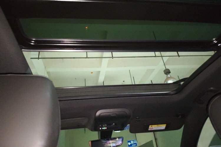 Used Cadillac XT4 2020 28T Two-Wheel-Drive Leading Version Headliner