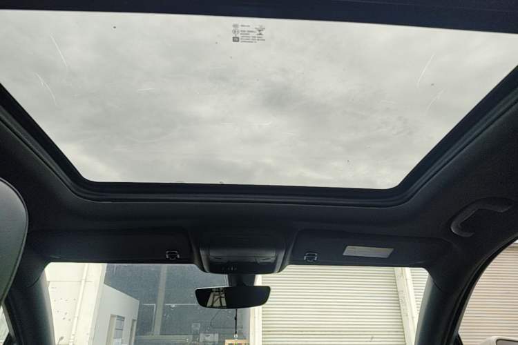 Used Cadillac XT4 2020 28T Two-Wheel-Drive Leading Version Headliner