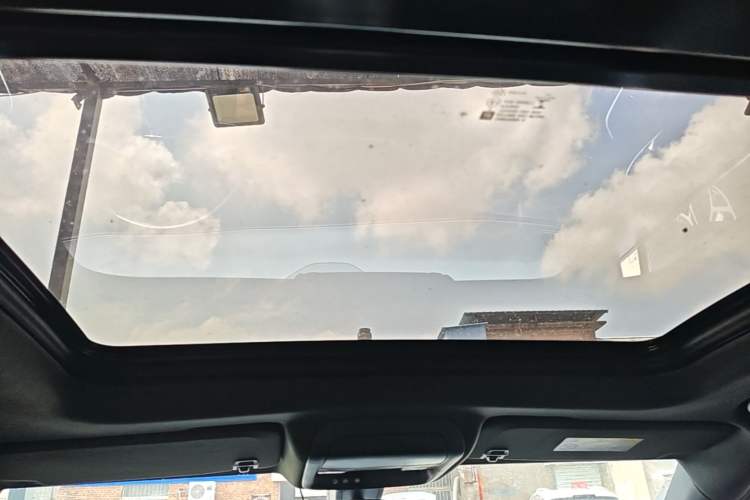 Used Cadillac XT4 2020 28T Two-Wheel-Drive Leading Version Headliner