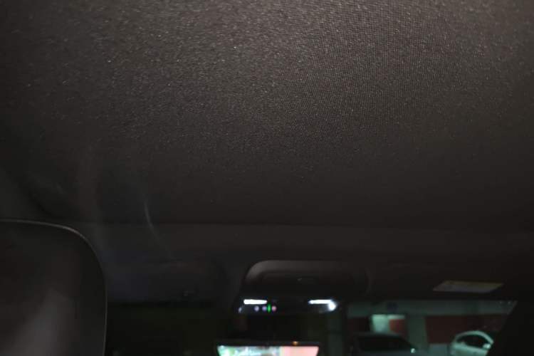 Used Cadillac XT4 2020 28T Two-Wheel-Drive Luxury Version Headliner
