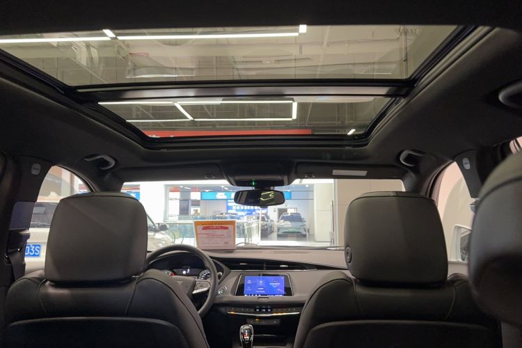 Used Cadillac XT4 2020 28T Two-Wheel-Drive Leading Version Headliner