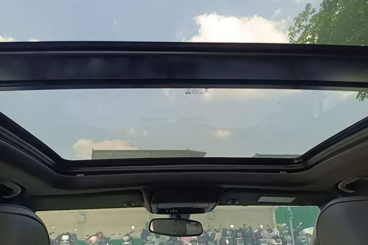 Used Cadillac XT4 2020 28T Two-Wheel-Drive Leading Version Headliner