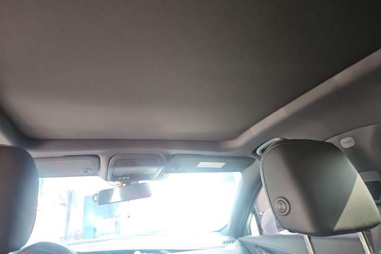 Used Cadillac XT4 2020 Revised Version 28T Two-Wheel Drive Luxury Edition Headliner