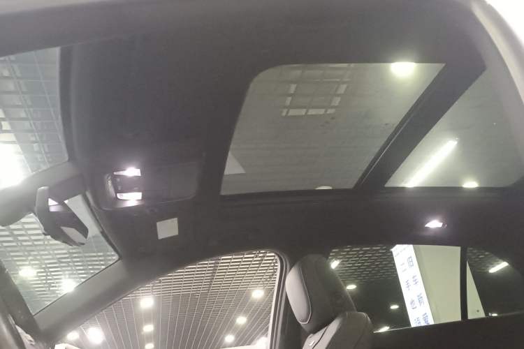 Used Cadillac XT4 2020 28T Two-Wheel-Drive Leading Version Headliner