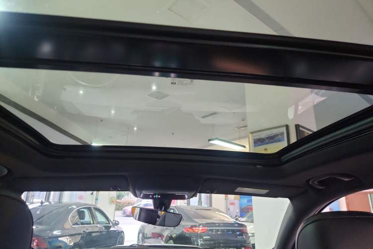 Used Cadillac XT4 2020 28T Two-Wheel-Drive Leading Version Headliner