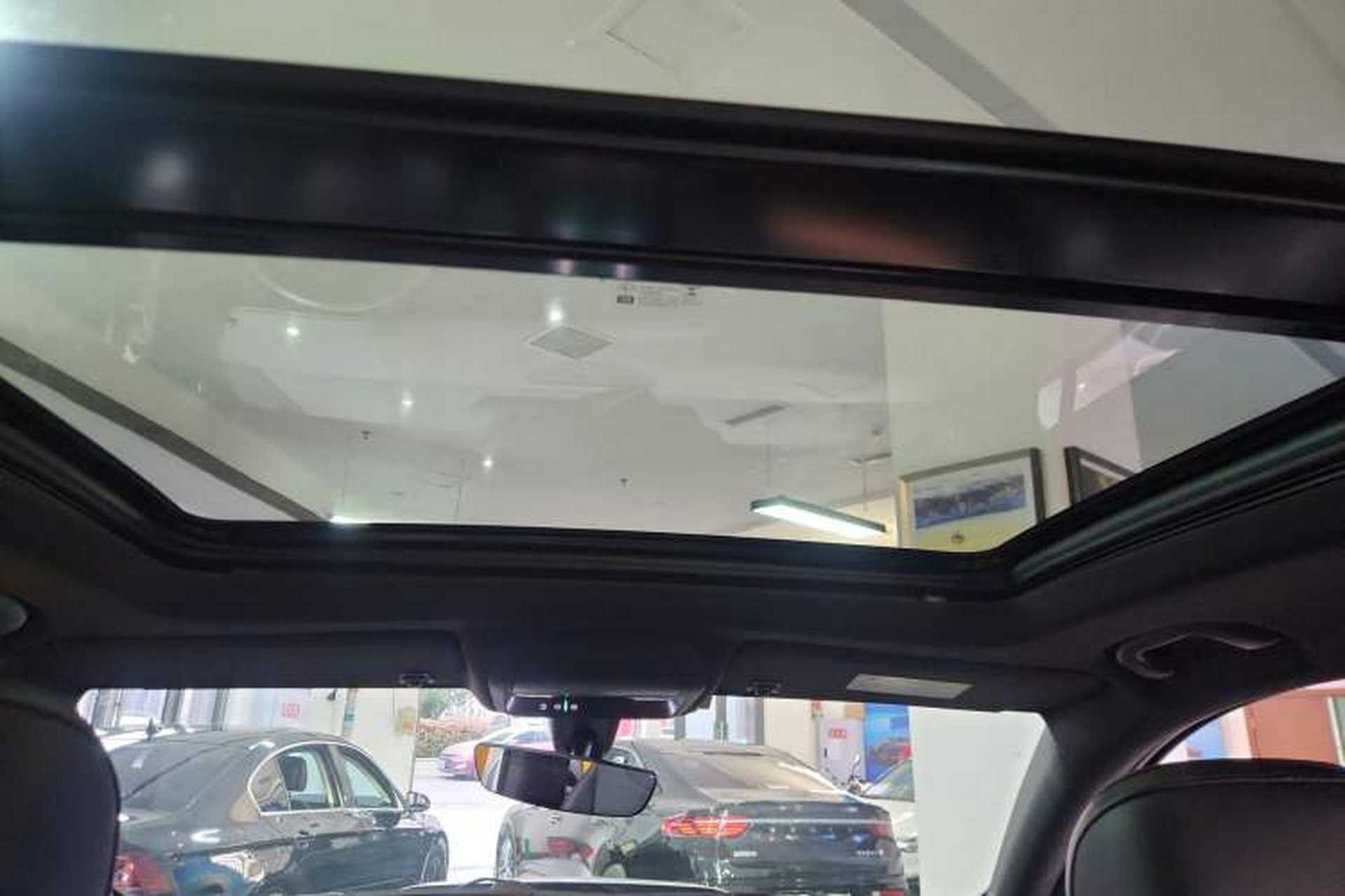 Used Cadillac XT4 2020 28T Two-Wheel-Drive Leading Version Headliner